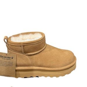 Bear paw winter boots color tan never been worn